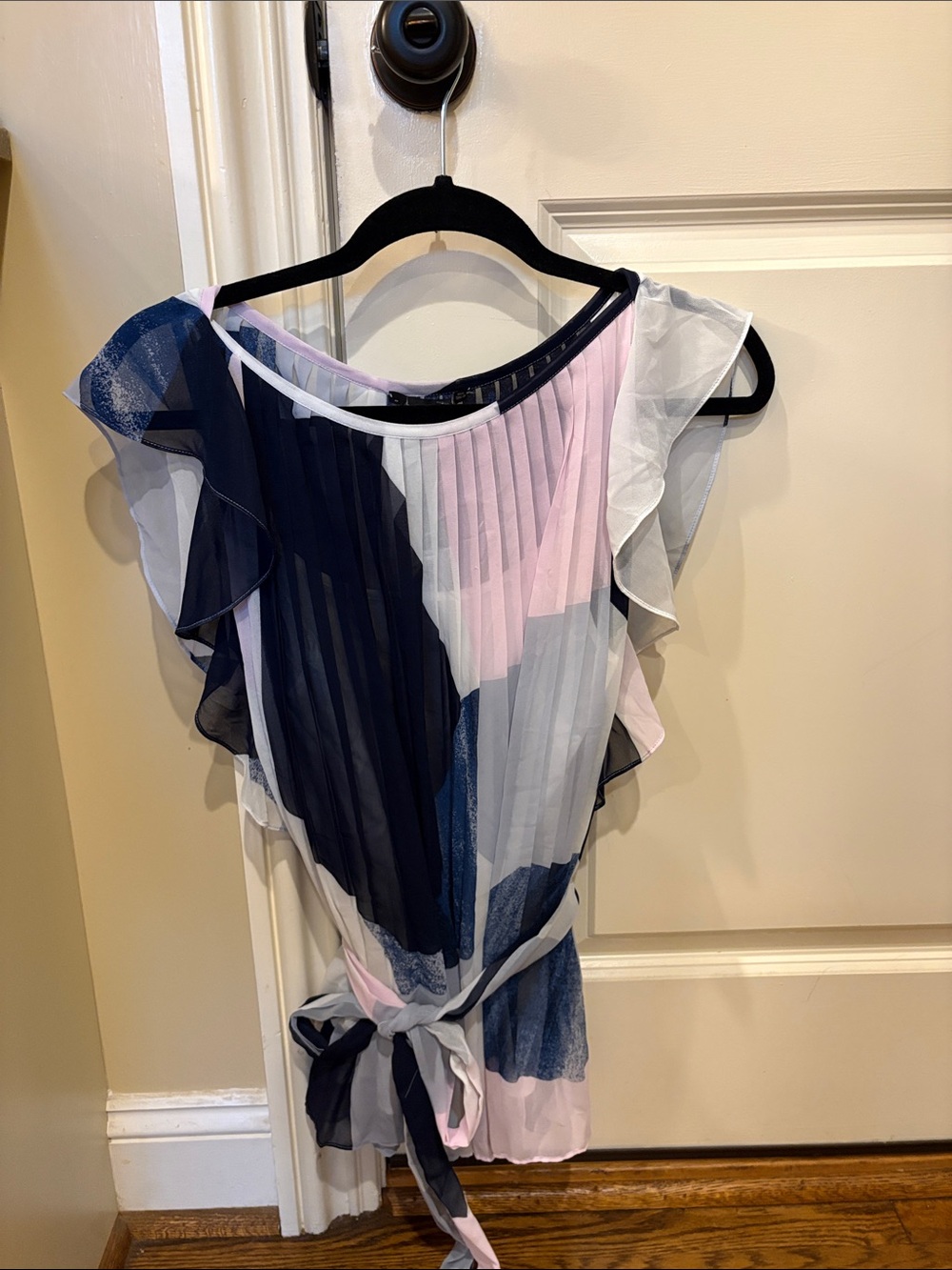Banana Republic Pleated Ruffled Sleeveless Blouse in Navy, Pink & White